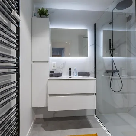 Center Luxury Floor With Free Parking