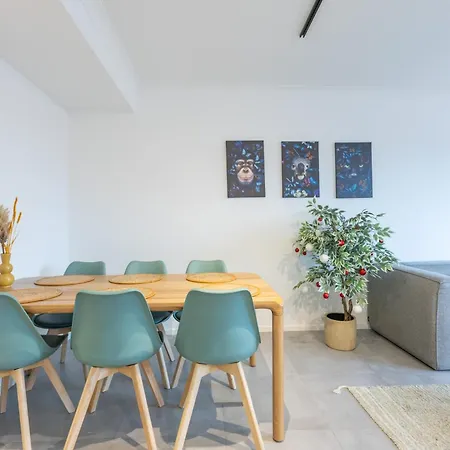 Center Luxury Floor With Free Parking *